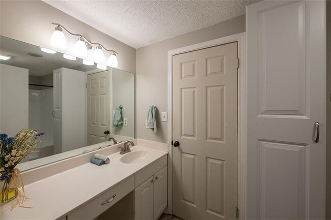Building Photo - 3067 Steeplechase Dr