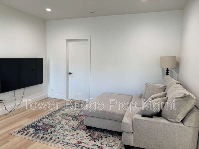 Building Photo - 3897 7th Ave