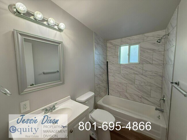 Building Photo - 364 Ann St