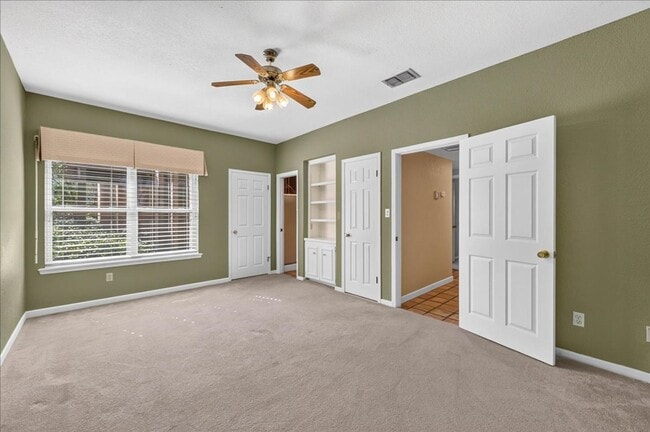 Building Photo - 5305 Greenbriar Dr