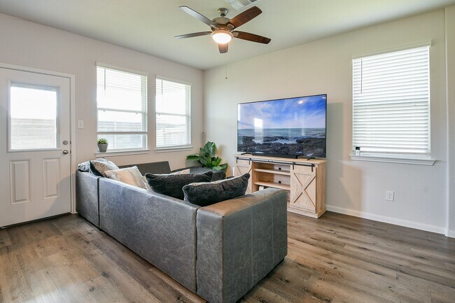 Building Photo - 24967 Goldoni Dr