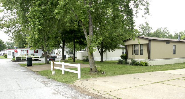 Building Photo - Siesta Manor