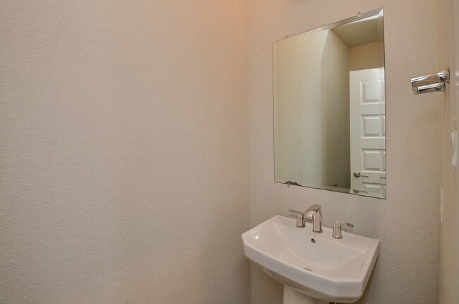 Building Photo - 3538 Gore Creek Dr