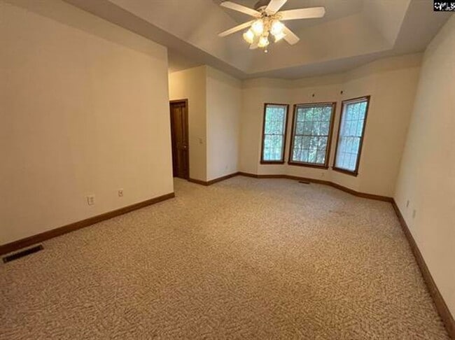 Building Photo - 527 Superior Cir