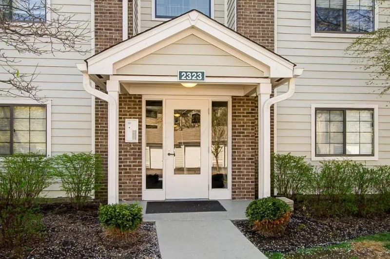 Building Photo - 2323 Vicente Ct