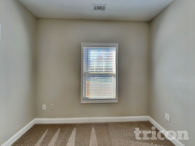 Building Photo - 111 Brookhaven Dr