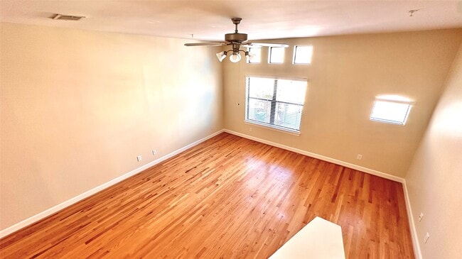 Building Photo - 2710 Hullsmith Dr