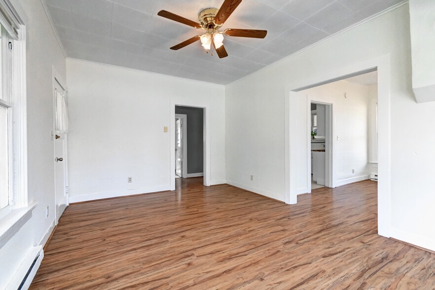 living room - 1405 S 3rd St