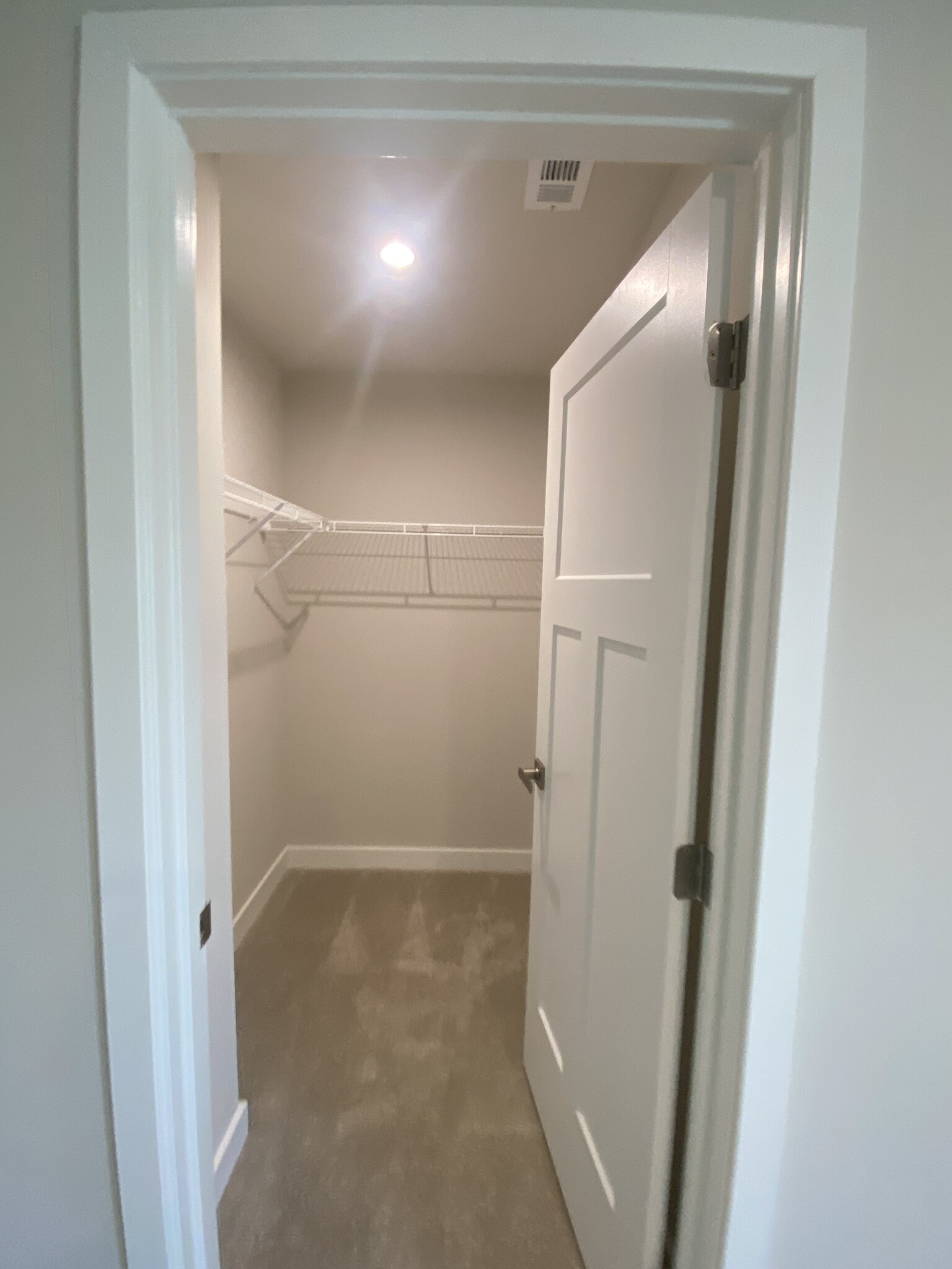 Building Photo - 1343 Crescent Ridge Dr