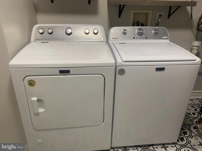 Building Photo - 76 Kyle Way