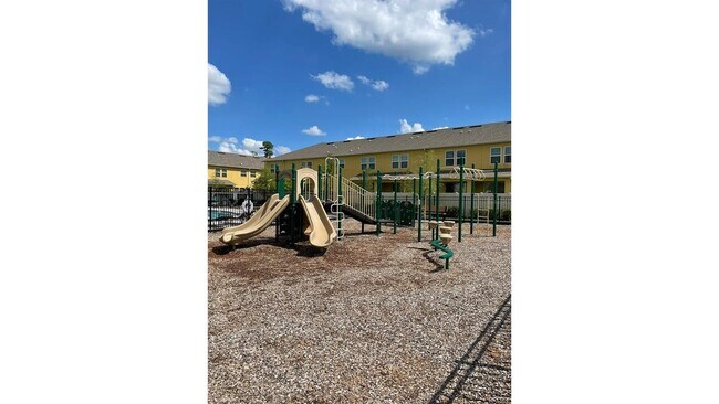 Building Photo - 9330 Tecumseh Dr