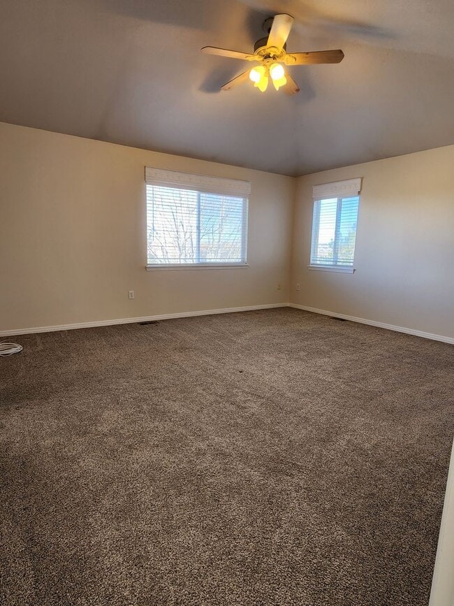 Building Photo - Parker home in Desired Stonegate Neighborhood!