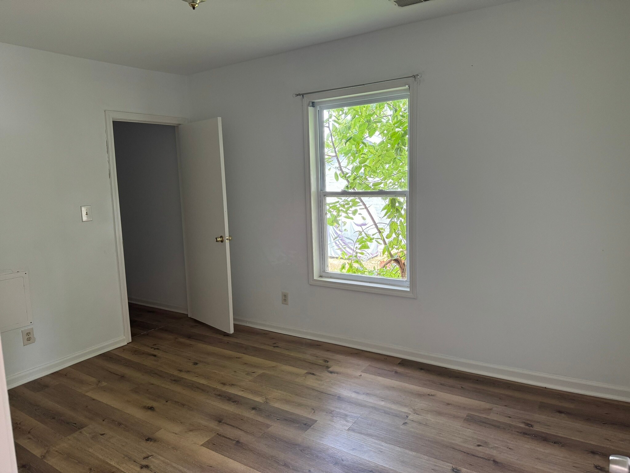 Bedroom 1 - closet - 306 S State St