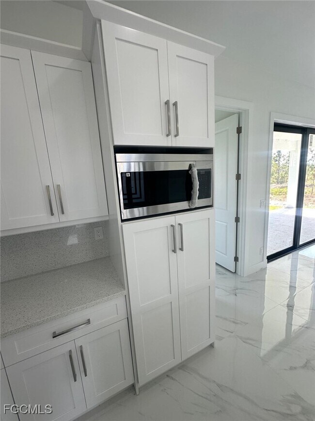 Building Photo - 1022 Candlelight Dr