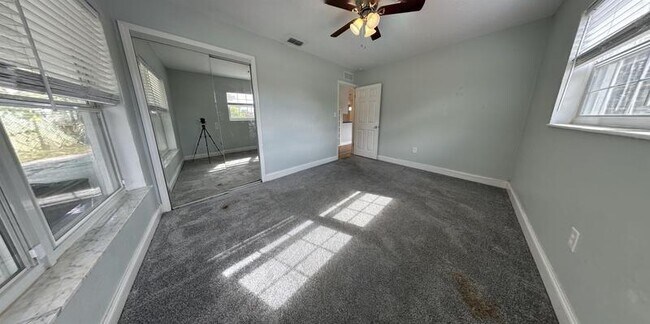 Building Photo - 9401 88th Way N