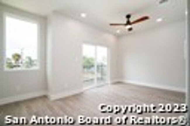 Building Photo - 343 Porter St