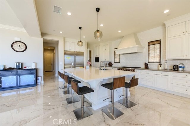 Building Photo - 222 Clear Falls