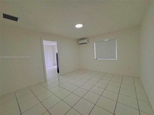 Building Photo - 15741 NW 40th Ct