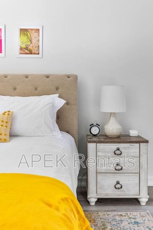 Building Photo - 2184 E Powell Rd