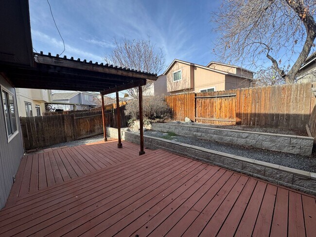 Building Photo - 1675 Round Mountain Cir