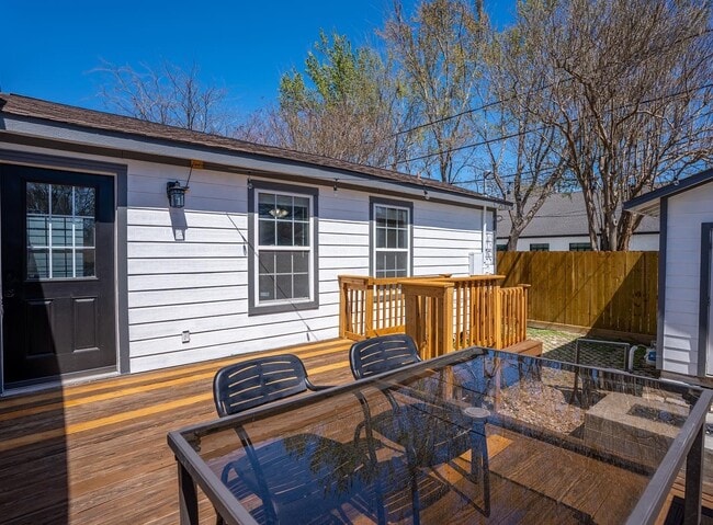 Building Photo - 802 Enid St