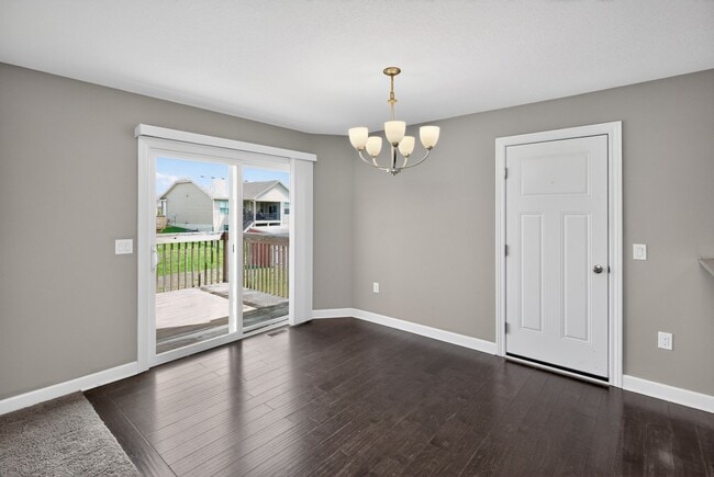 Building Photo - ALTOONA GEM!! 3 Bedroom, 2 Bathroom Home in Altoona!