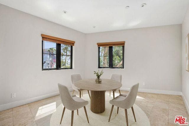 Building Photo - 8788 Shoreham Dr