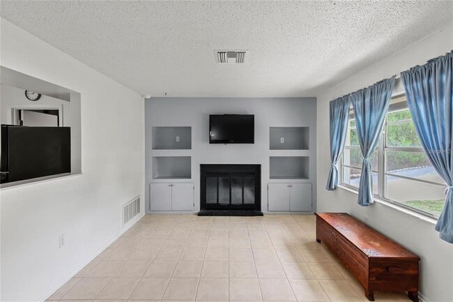 Building Photo - 40319 Orange Cir