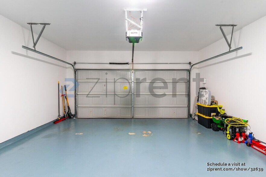 Building Photo - 15705 Singh Dr