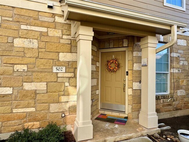 Building Photo - 16100 S Great Oaks Dr