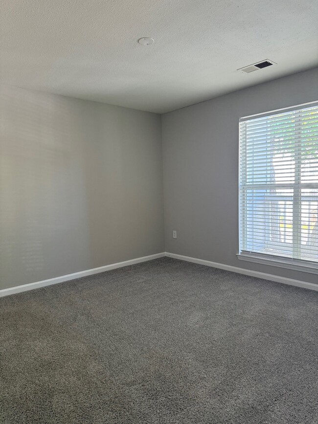 Building Photo - 37 Hamiltons Harbor Dr