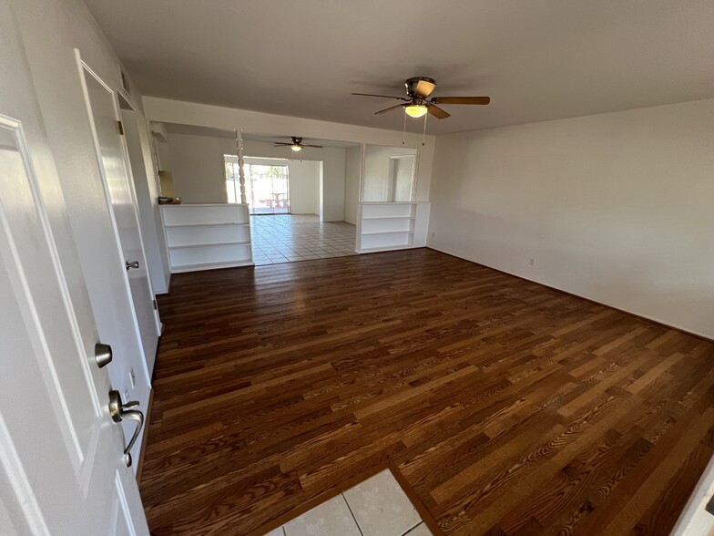 Building Photo - 848 S Saranac Ave