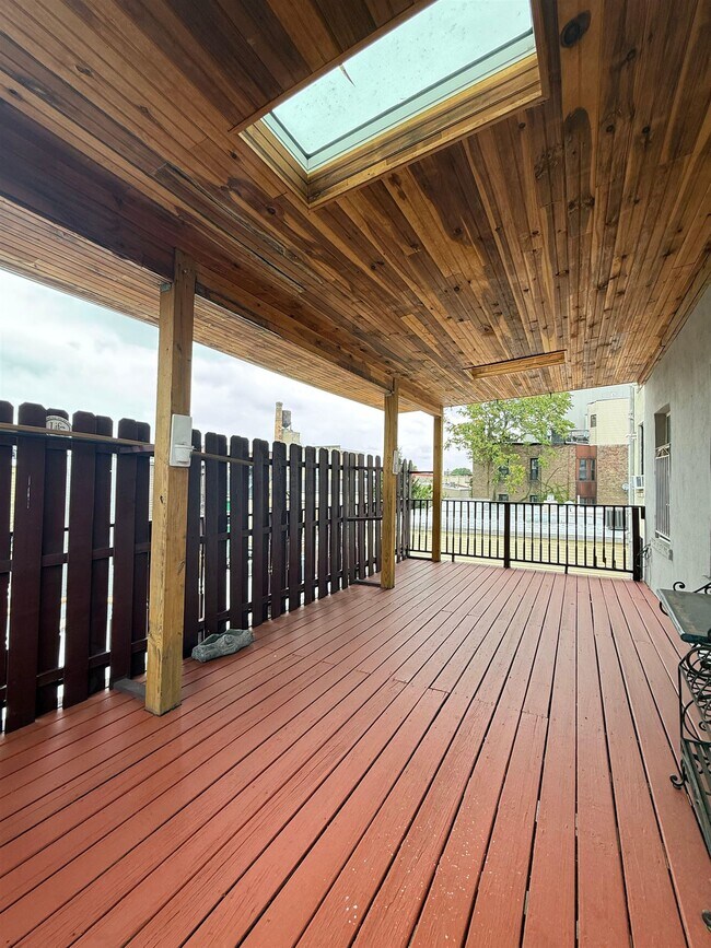 Building Photo - 375 Palisade Ave