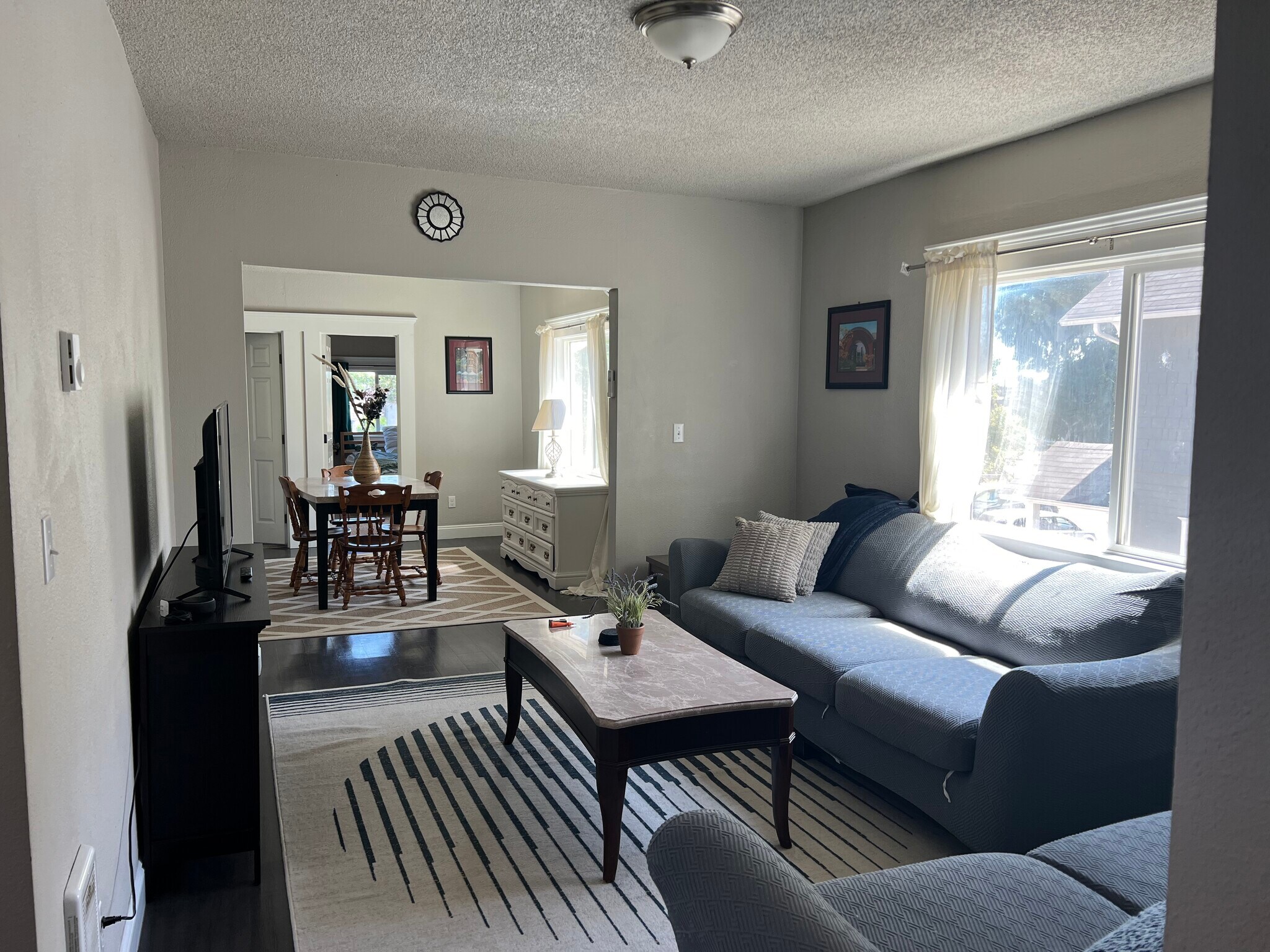 Living Room - 1812 S L St