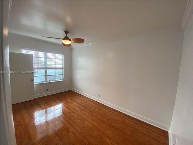 Building Photo - 610 8th St