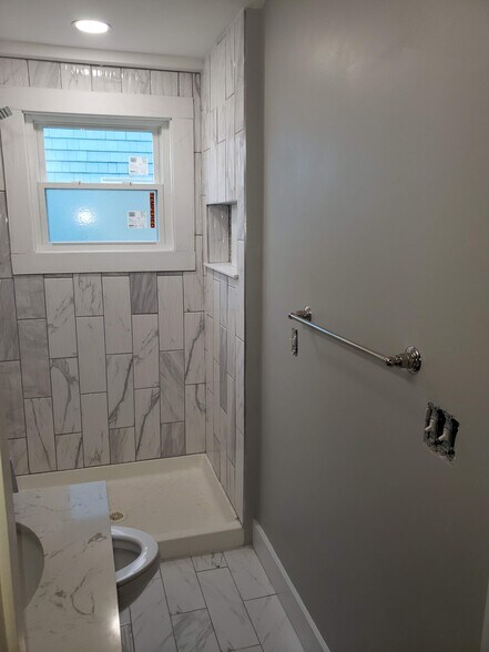 Building Photo - 27 Martha St