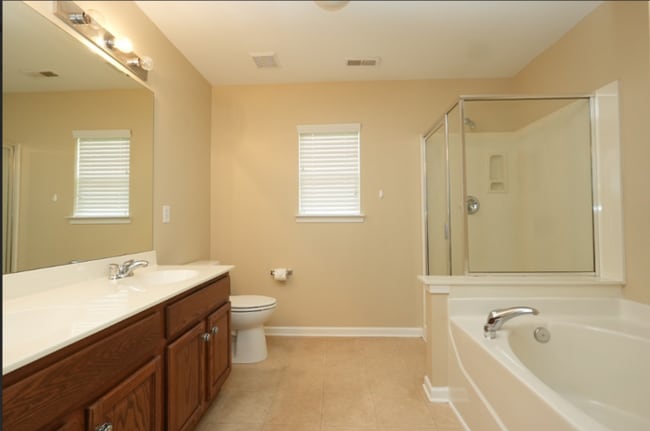 Building Photo - Charming 3-bedroom, 2-bath home