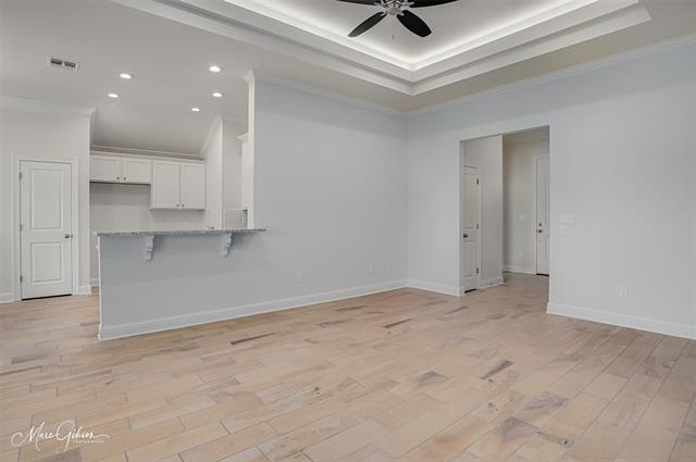 Building Photo - 256 Sedgewick Ave