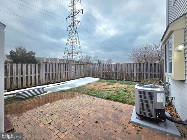 Building Photo - 6539 Old Carriage Ln