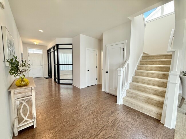 Building Photo - 6394 S Trailwoods Dr