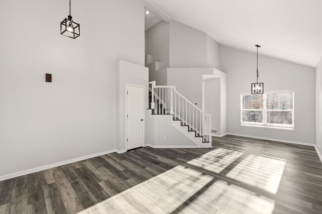 Building Photo - Beautiful Stroh Ranch 4 Bedroom, 2.5 Bath Home, Brand New Kitchen Appliances READY TODAY!