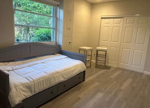 Building Photo - 1690 Corsica Dr