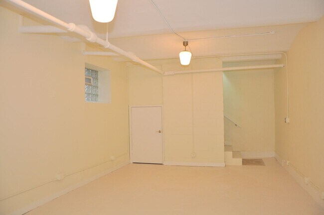 Building Photo - Pillsbury