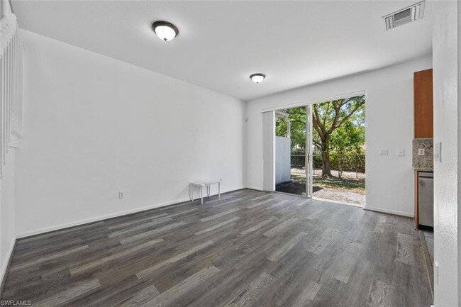 Building Photo - 7013 Romana Way