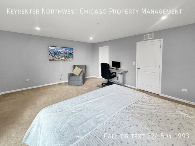 Building Photo - 142 Roslyn Pl