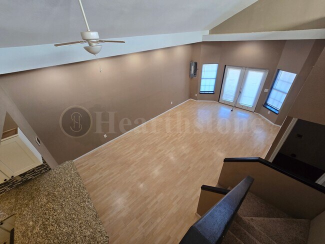 Building Photo - 1307 Gidding St