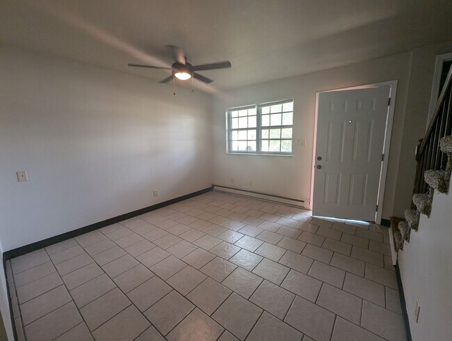 Building Photo - 2/1.5 Townhouse in Columbia