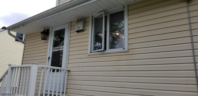 Building Photo - 662 Grove St