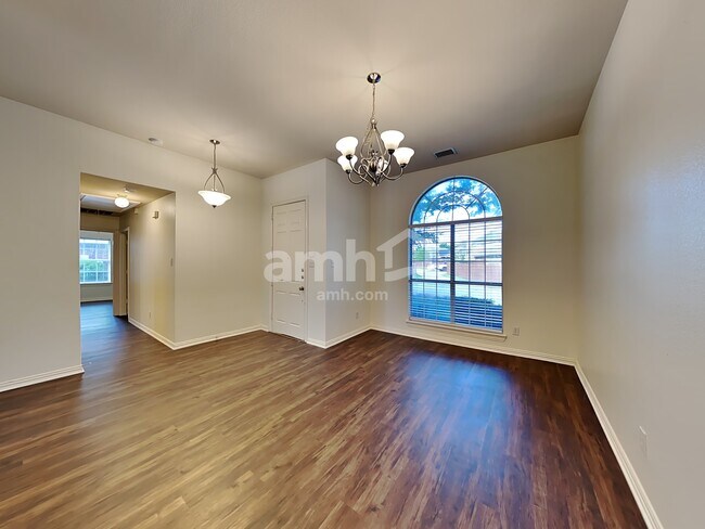 Building Photo - 6213 Richmond Dr