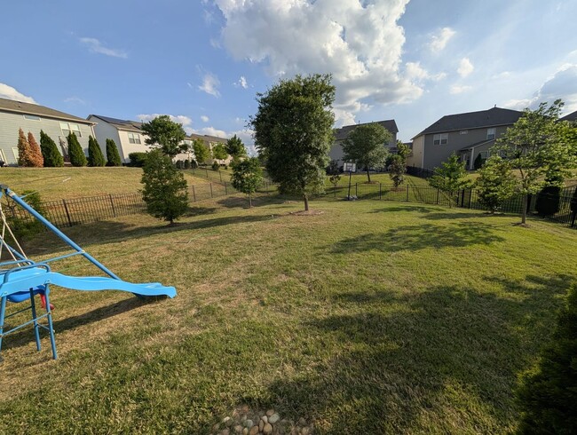 Building Photo - Beautiful home located in Chapel Cove subd...